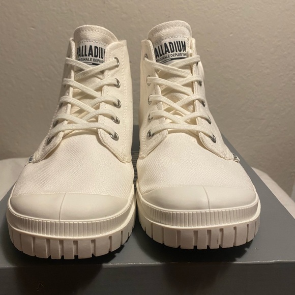 NEW Palladium Pampa Off-White Sneaker Size 6 Men, 7.5 Women
